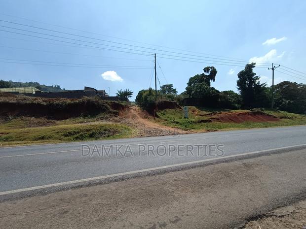 1/4 Plot for Sale Fronting Tarmac at Lanet Githioro - thumbnail 2