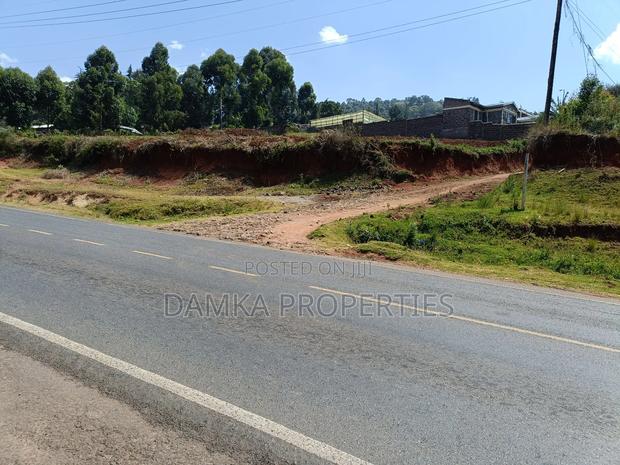 1/4 Plot for Sale Fronting Tarmac at Lanet Githioro - thumbnail 4