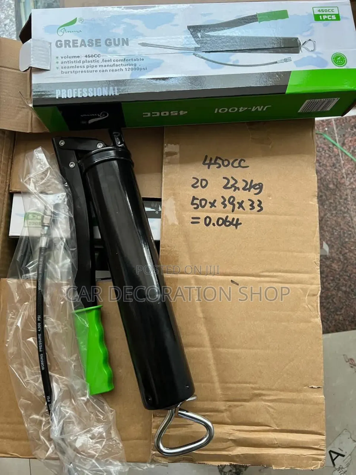 Pressure Lubricating Grease Gun