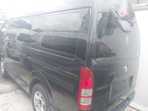 Toyota HiAce 2017 Black - thumbnail 4
