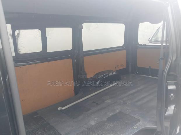 Toyota HiAce 2017 Black - thumbnail 6