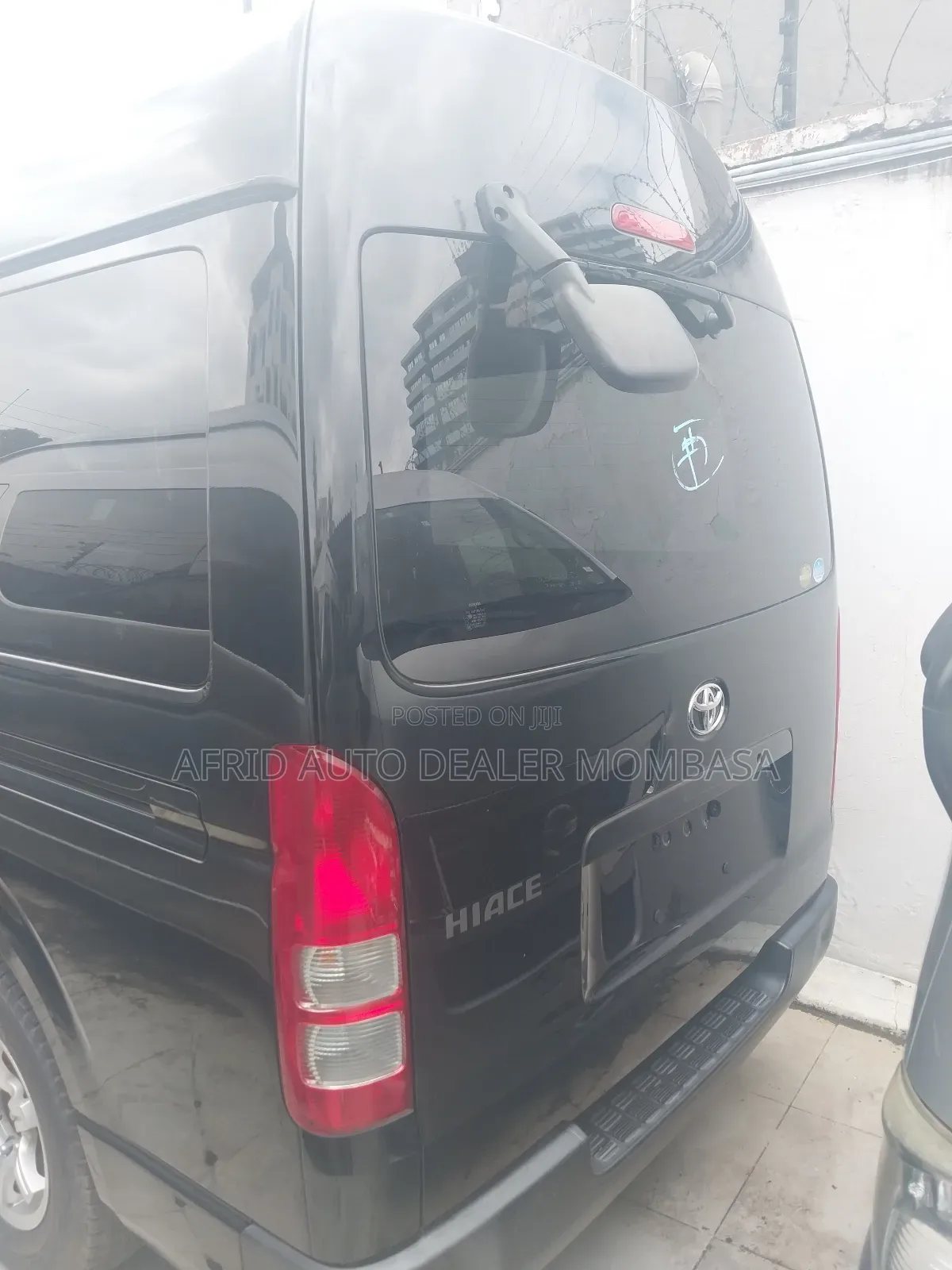 Toyota HiAce 2017 Black