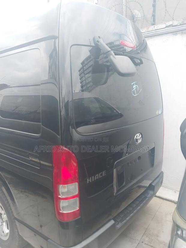 Toyota HiAce 2017 Black - thumbnail 7
