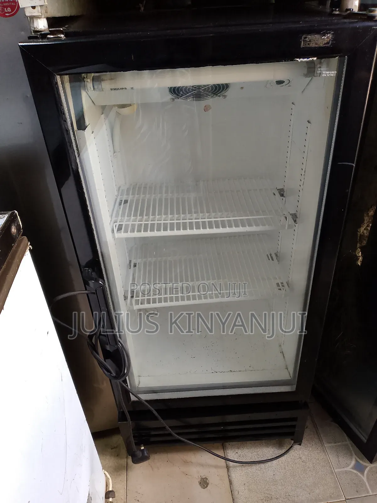 Mimi Display Fridge