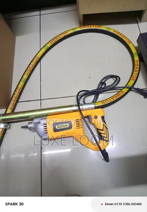Dera Concrete Vibrator