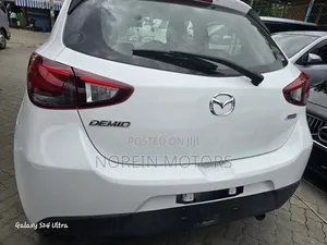 Mazda Demio 2017 Pearl