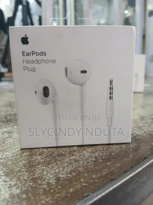 Earpods Headphone Plug - main view