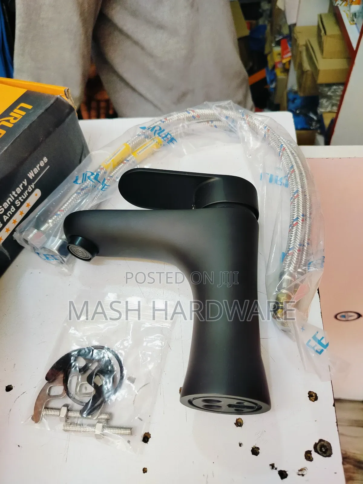 LR6602B Matt Black Basin Mixer