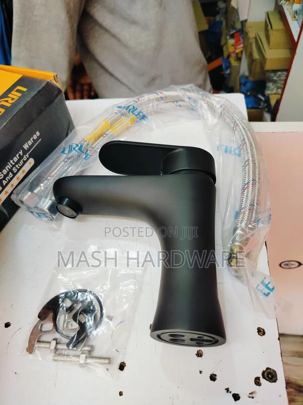 LR6602B Matt Black Basin Mixer