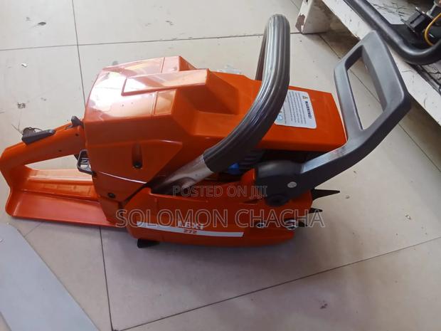 Lexi 272 Gasoline Power Saw - main view