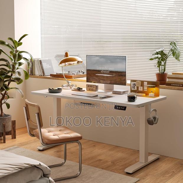 Office Desk: Adaptable Electric Adjustable Office Desk
