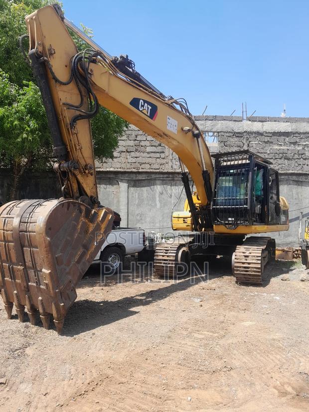 Excavator Cat - main view