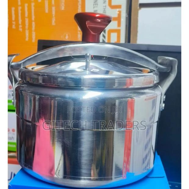 9 Litres Pressure Cooker