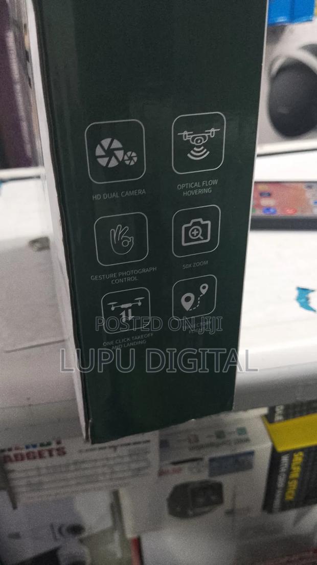 Dual Camera E88 Drone - thumbnail 4