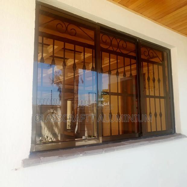 3 Panelled Aluminium Sliding Windows - main view