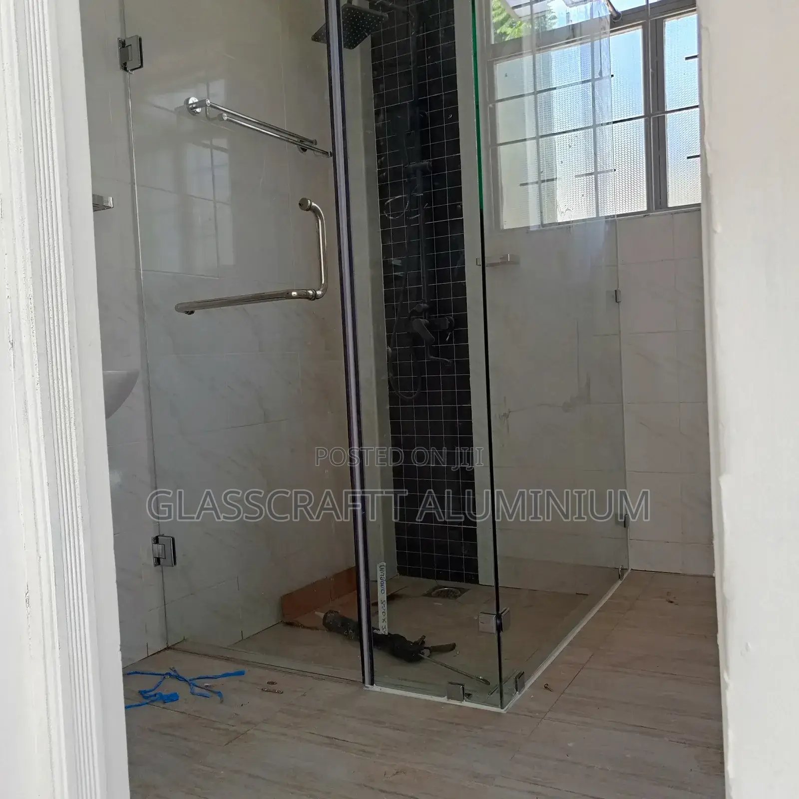 10 Mm Glass Cubicle