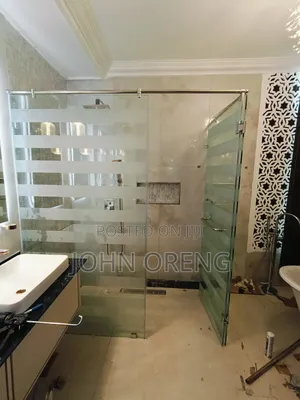 Frameless Shower Cubicle