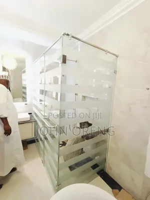 Frameless Shower Cubicle