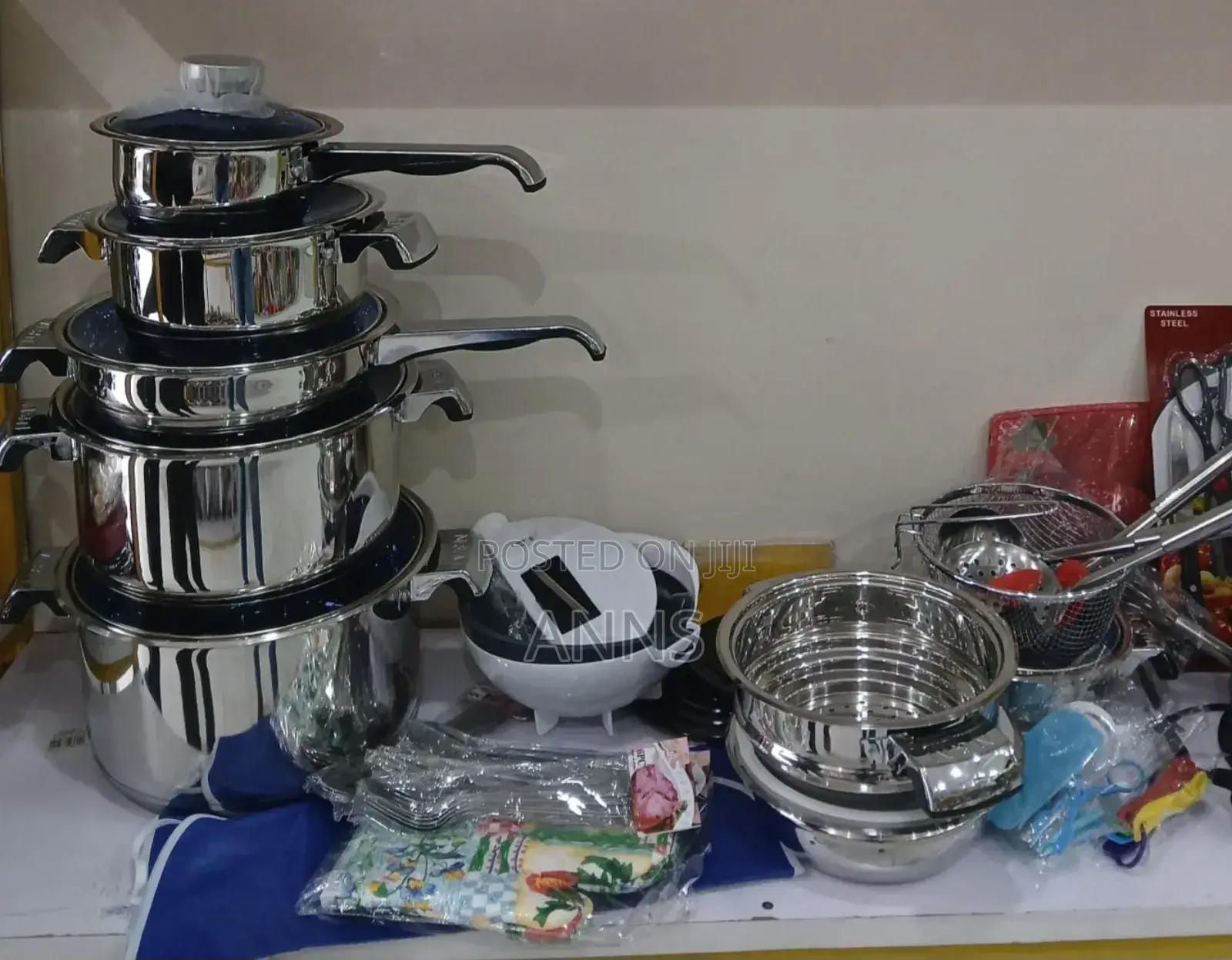 Marwa 30 Pieces Fantastic Cookware Set