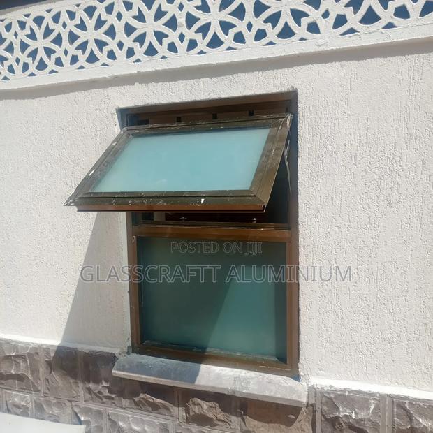 Top Hang Window - thumbnail 3