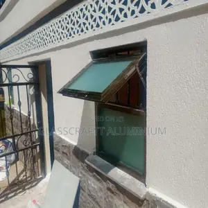 Top Hang Window