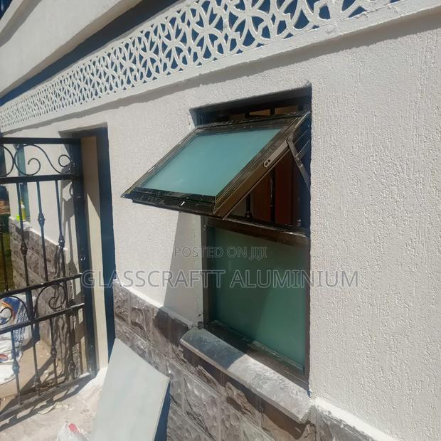 Top Hang Window - thumbnail 4