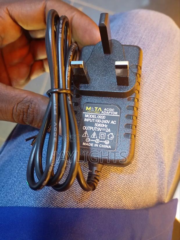 New Design Adapter 9V 2A Switching Power Adapter