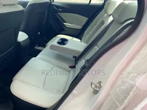 Mazda Axela 2018 Pearl