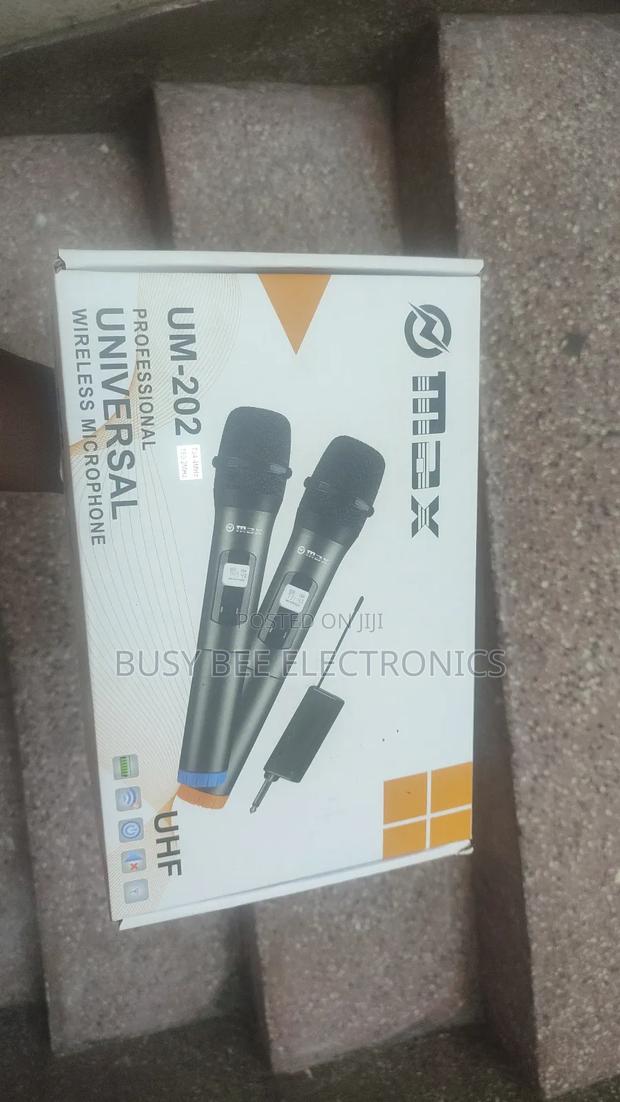 New Edition Max Um 202 Universal Wireless Microphone