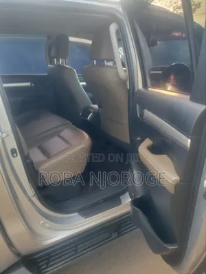 Toyota Hilux 2018 Pearl
