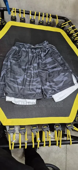 2-in-1 Gym Shorts Active Sports Wear Aerated Fabric