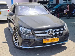 Mercedes-Benz 220 2017 Brown