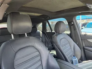 Mercedes-Benz 220 2017 Brown