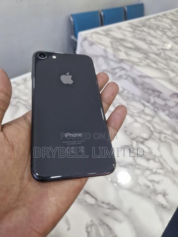 Apple iPhone 8 256 GB Black - thumbnail 3