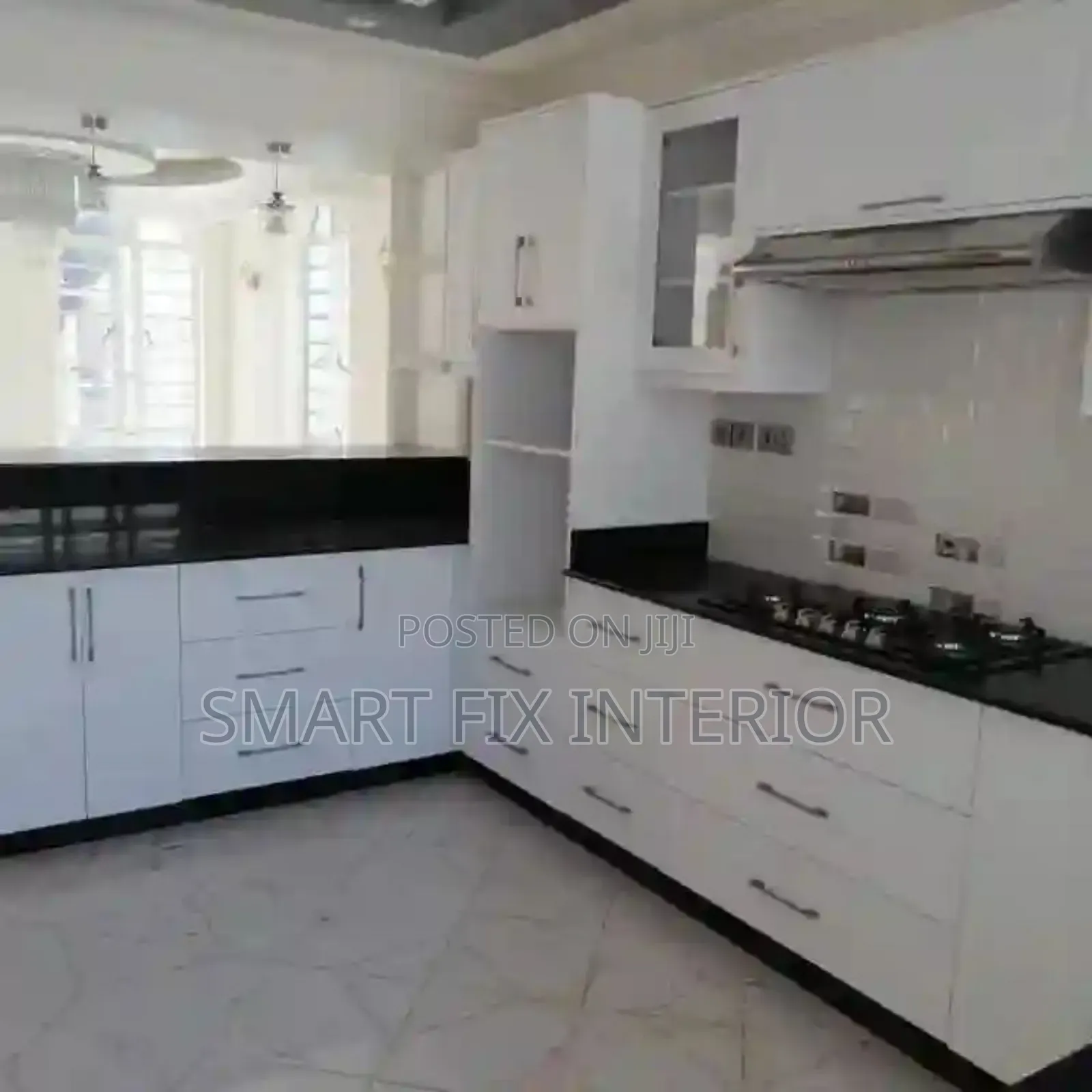 Kitchen Cabinets/Kitchen Tops/Home Décor