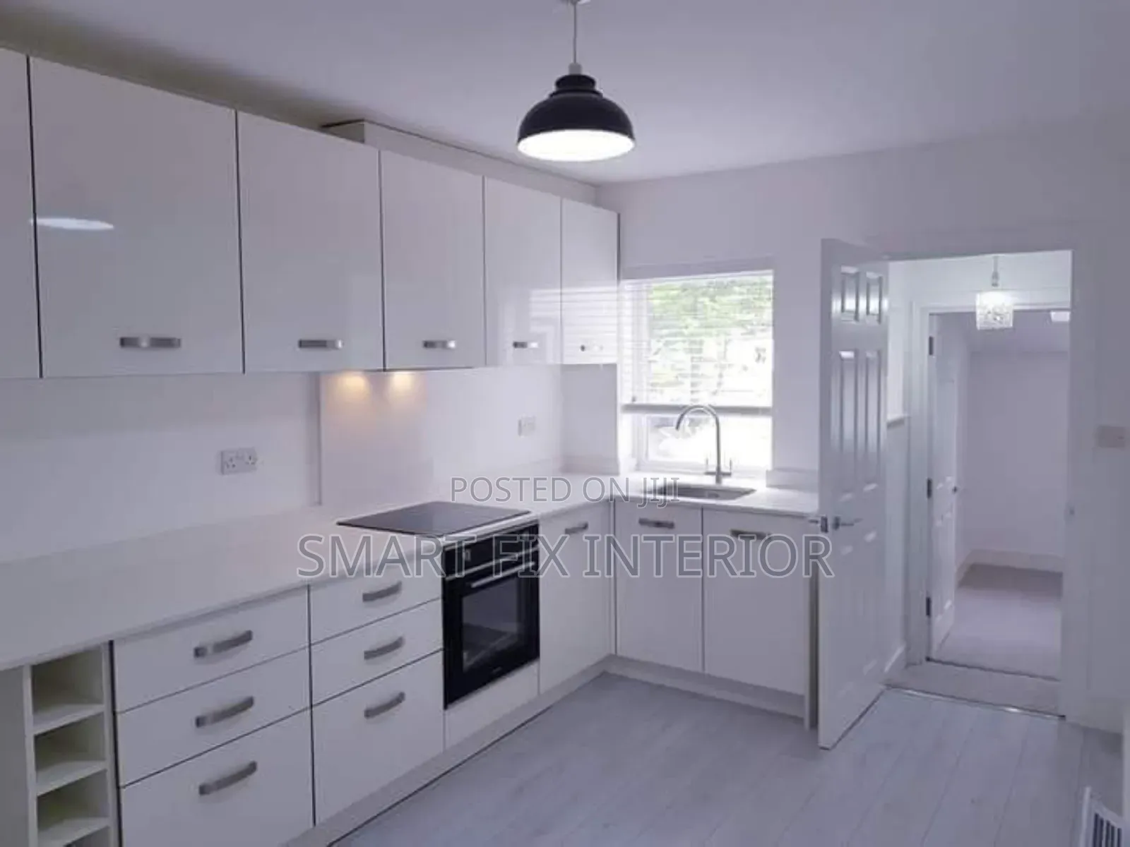 Kitchen Cabinets/Kitchen Tops/Home Décor