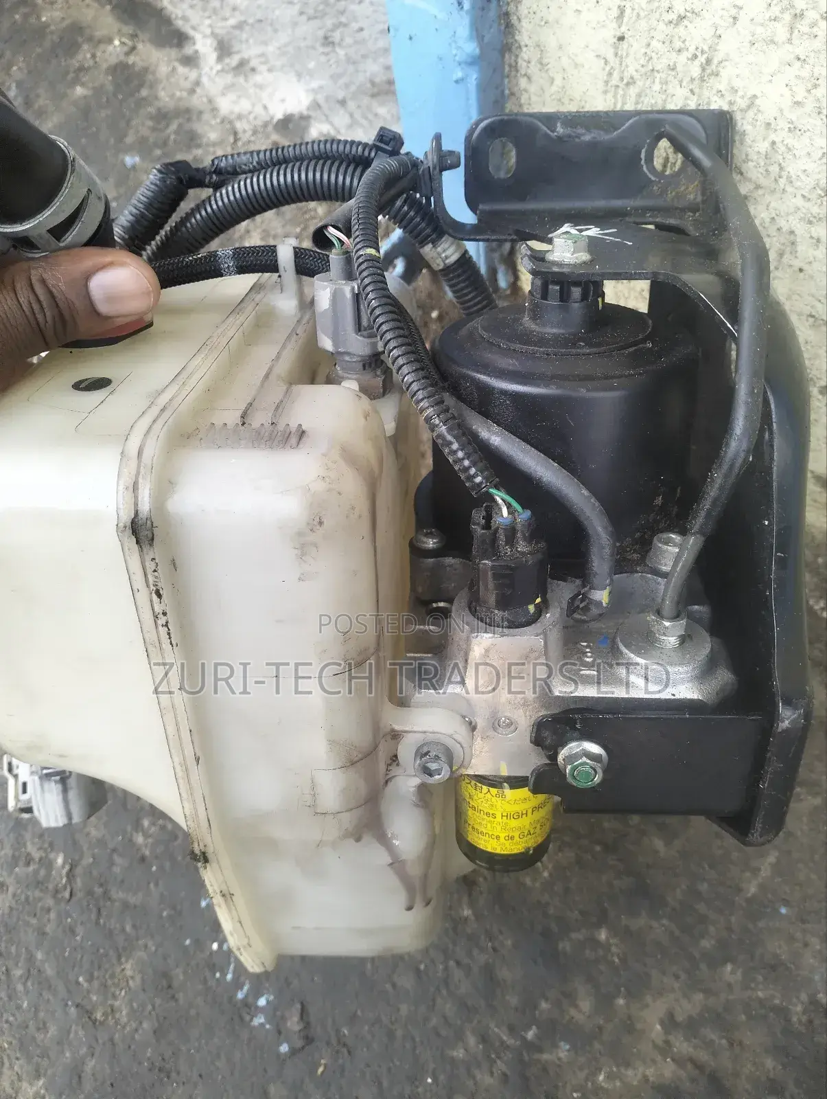 V8 Height Control Pump