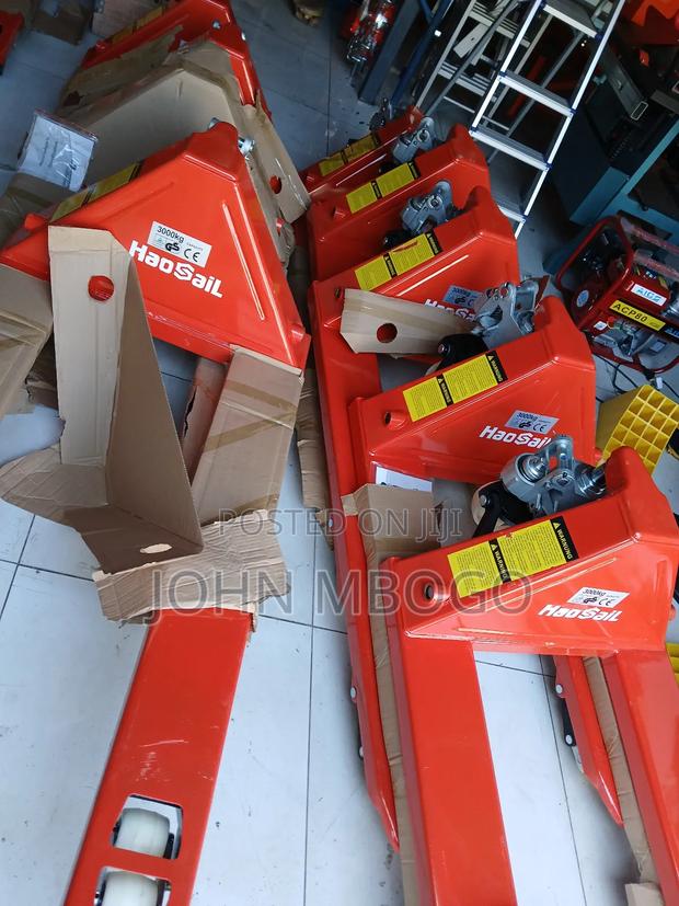 Hydraulic Pallet Truck -3000kg. - thumbnail 2