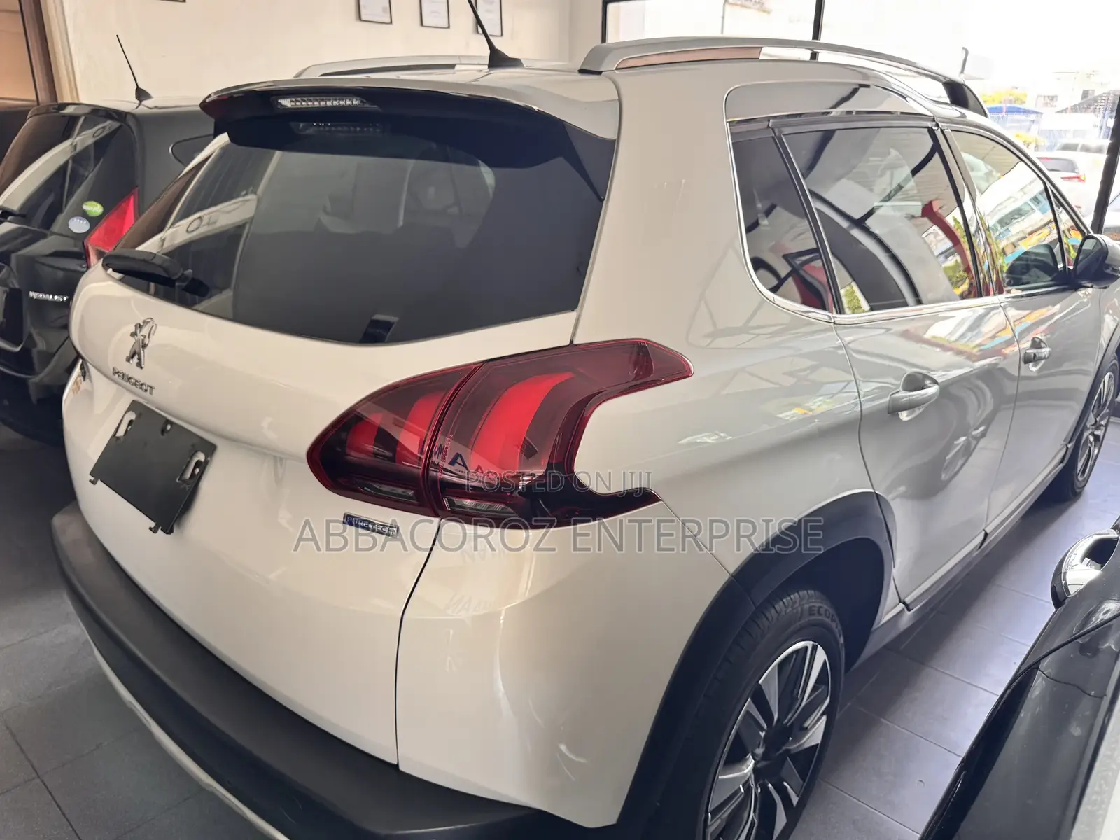 Peugeot 2008 1.2 PureTech (110 Hp) 2017 White