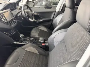 Peugeot 2008 1.2 PureTech (110 Hp) 2017 White