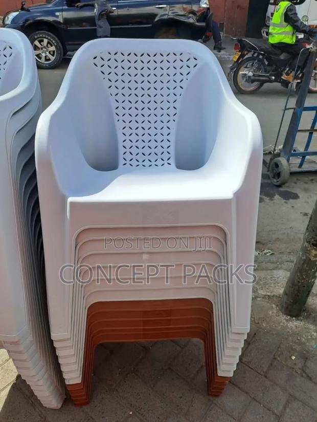 Strong Heavy-Duty Skyplast Plastic Chairs. - thumbnail 3