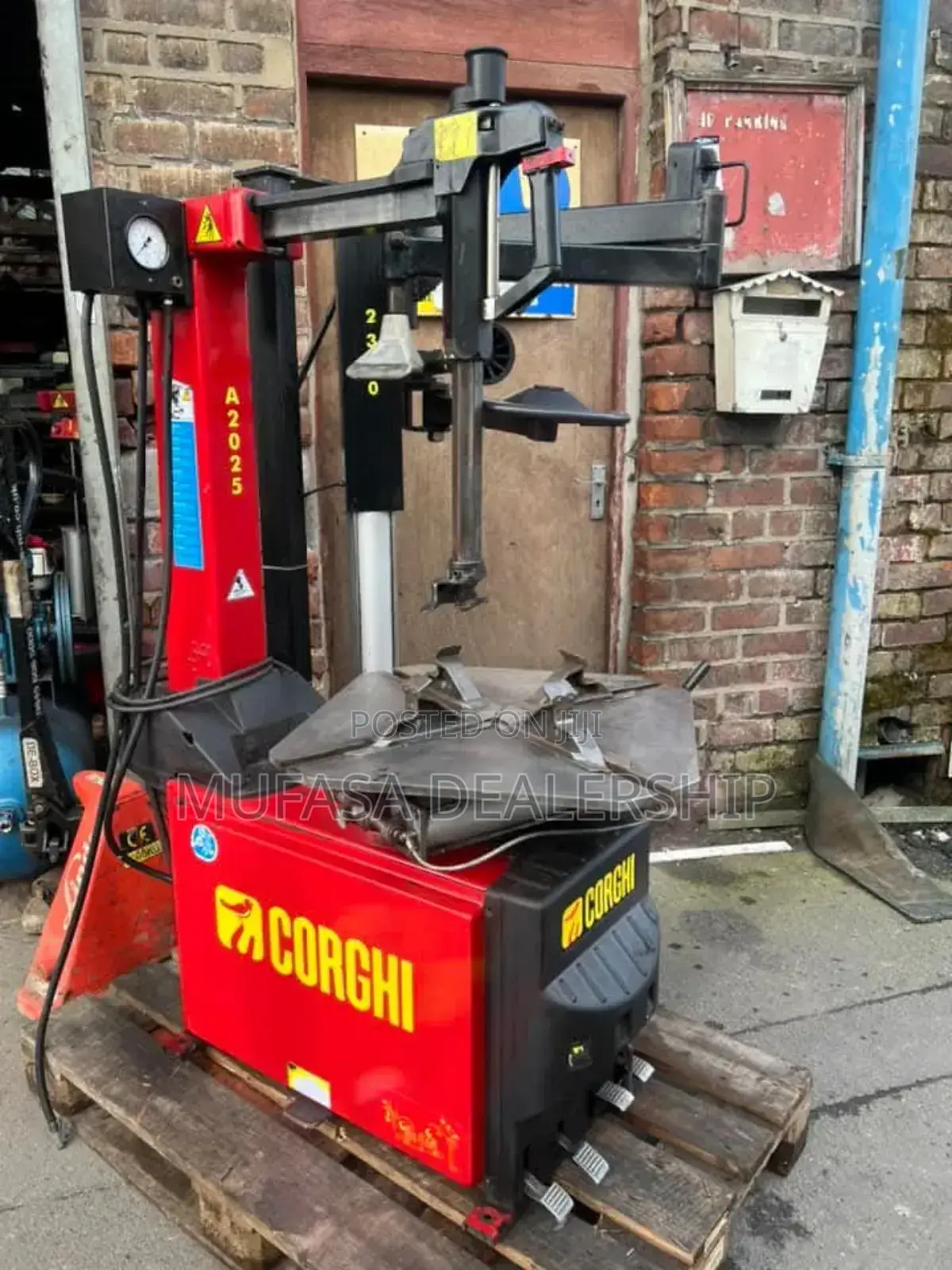 Authentic Tyre Changer Machine