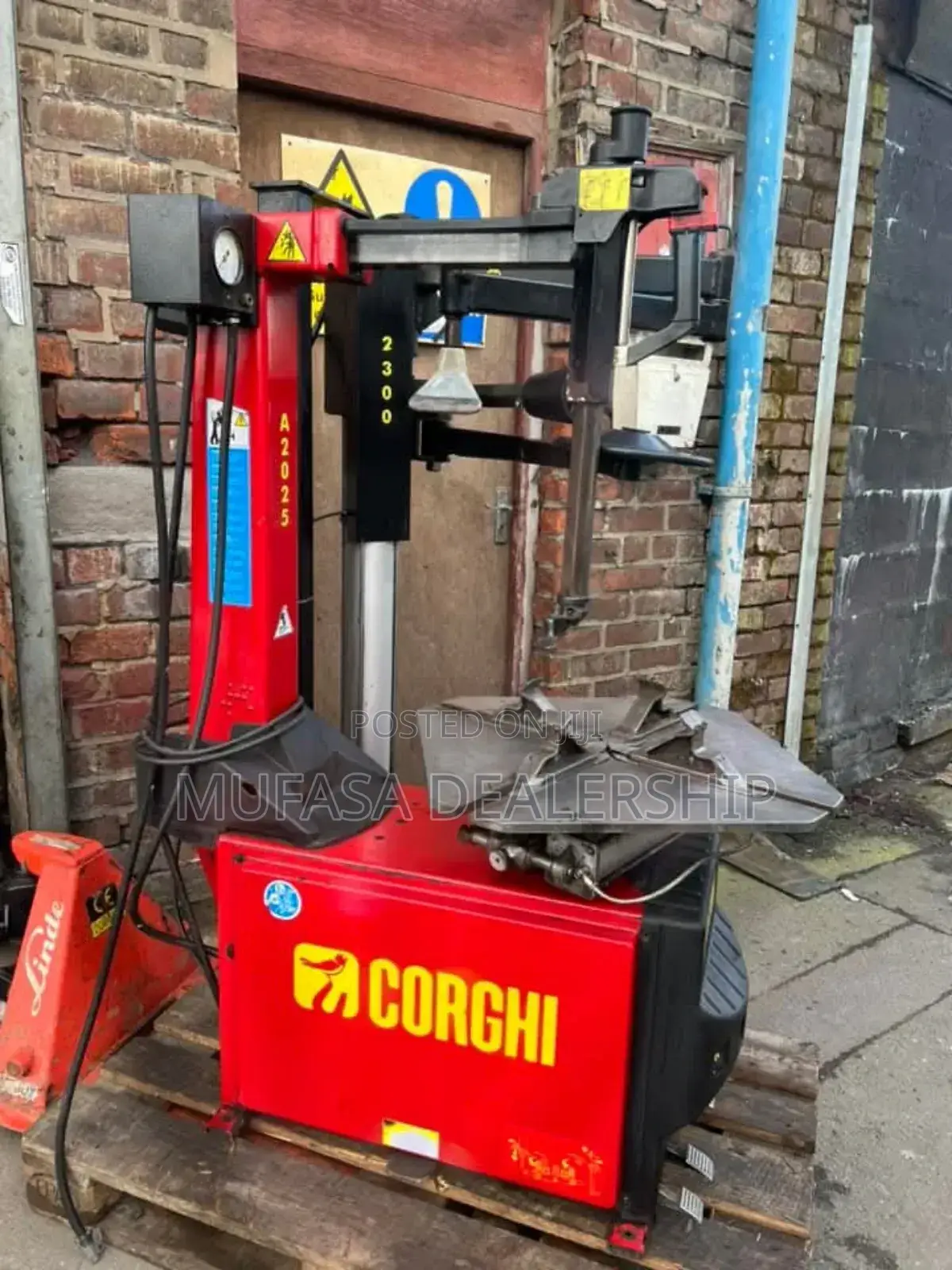 Authentic Tyre Changer Machine