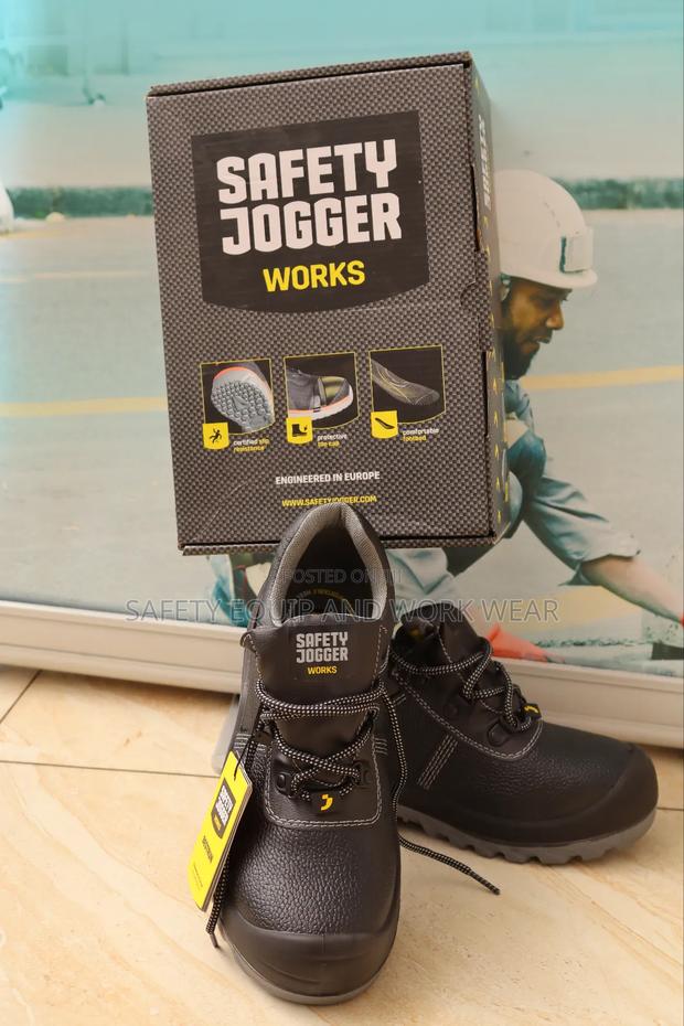 Slip-resistant Boots