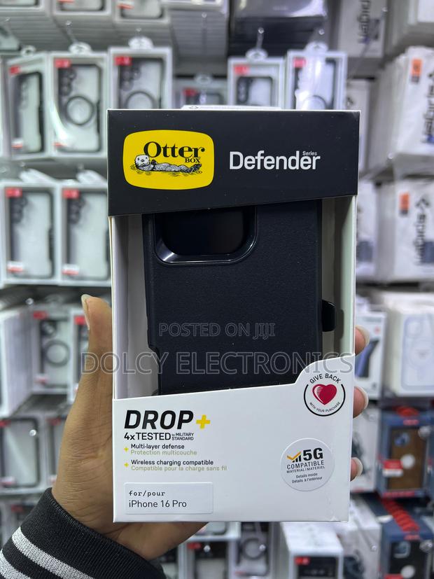 Otterbox iPhone 16 Pro Defender Series Case - thumbnail 2