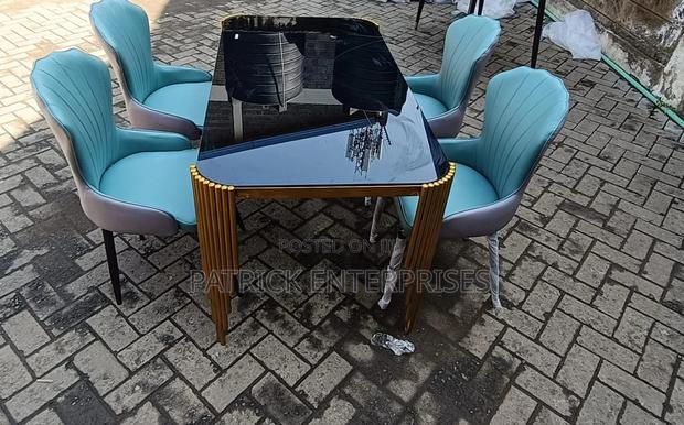 Imported Modern Dining Table 4 Seater Top Glass - main view