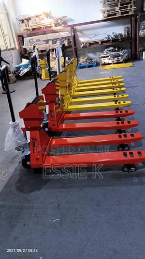 Pallet Truck Hand-held 3000kgs - thumbnail 2
