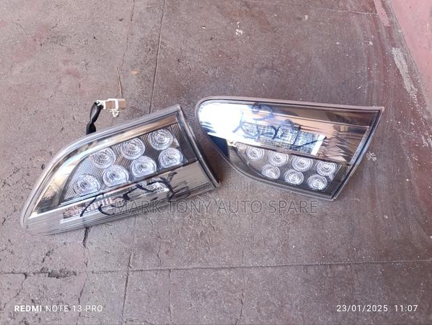 Toyota Wish Bootlight 2015
