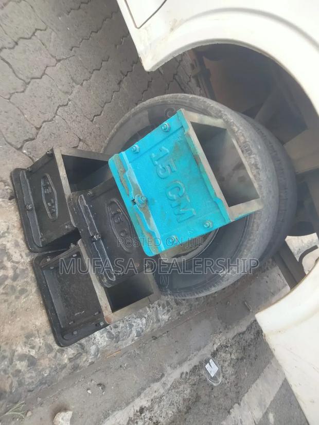 Building Concrete Test Cubes - main view