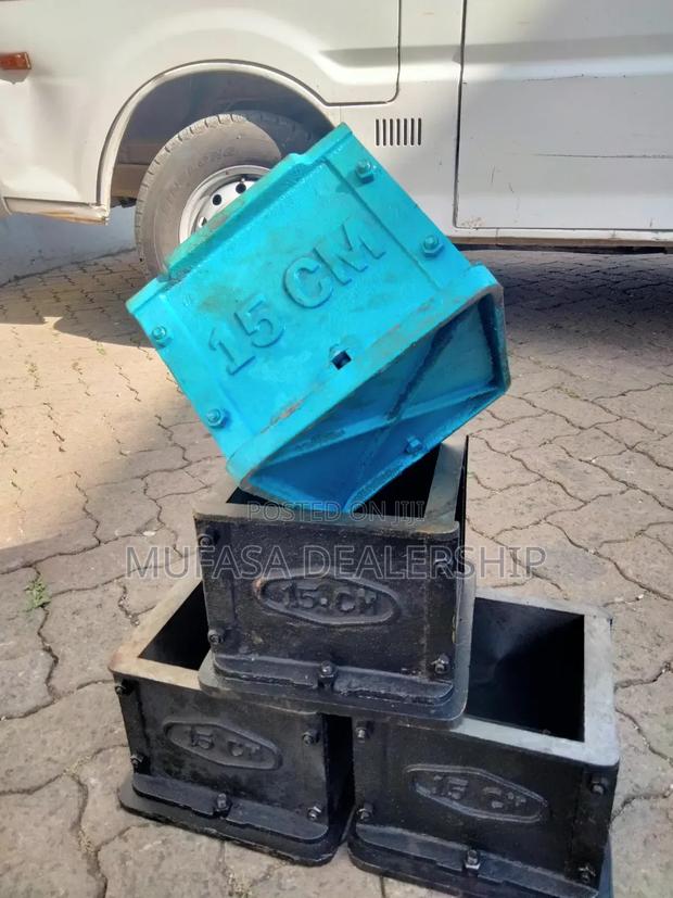 Steel Concrete Cube Test - main view
